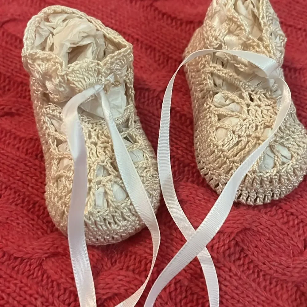 Handmade baby bonnet and shoes